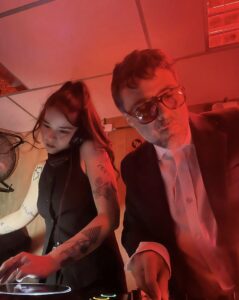 Simón Mejía y Soy Emilia: “VELUX” – Un planeta Sin Nombre Aún